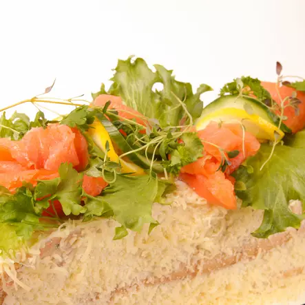 GLUT. LOHIVOILEIPÄKAKKU 15HLÖ - Gluteenittomat kakut - 8340 - 2