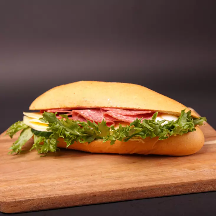 ISO MEETVURSTISÄMPYLÄ - Täytetyt sämpylät - 4180 - 1