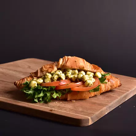 TOMAATTI-MOZZARELLACROISSANT - Muut suolaiset täytetyt - 4183 - 1