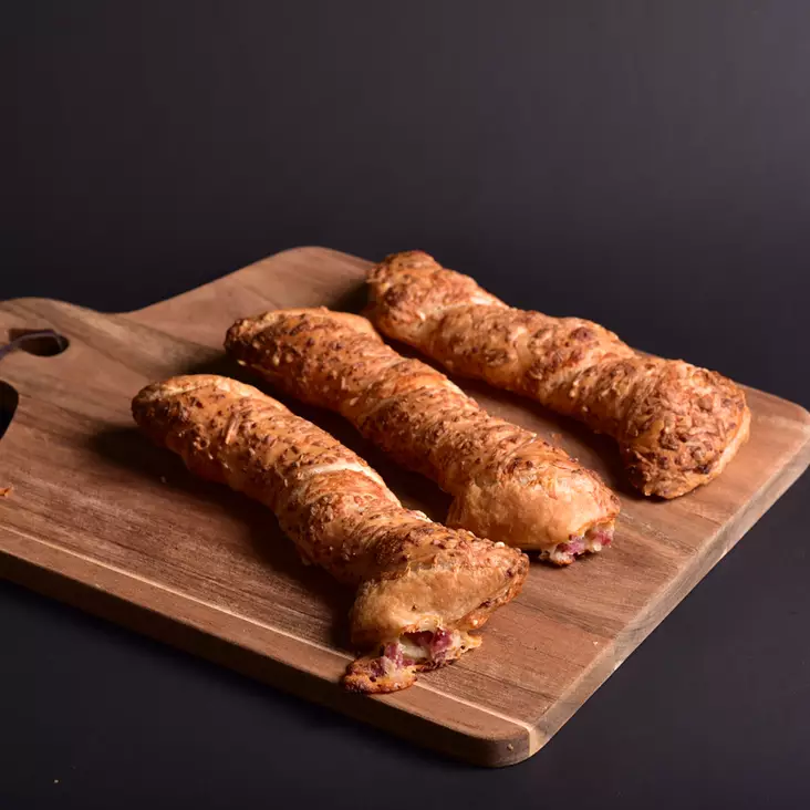 SALAMI-JUUSTOKIERRE - Pasteijat, pizzat, piirakat - 4043 - 1