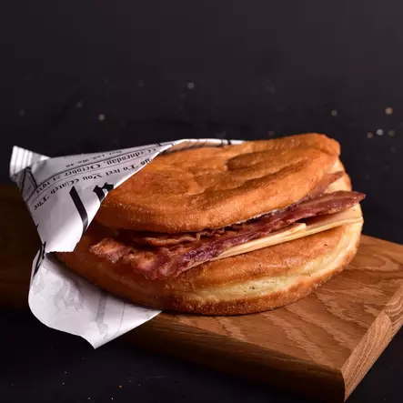 TÄYTETTY LIHAPIIRAKKA - Muut suolaiset täytetyt - 4064 - 1