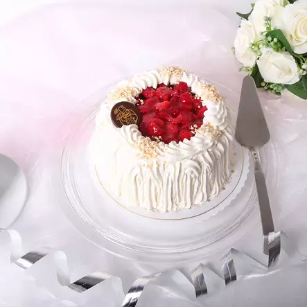 VADELMATÄYTEKAKKU - Kermakakut - 6315 - 2