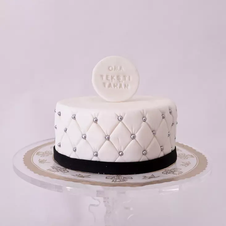 NIMILAATTA- OMALLA TEKSTILLÄ - Käsin tehdyt kakkukoristeet - 0036 - 1