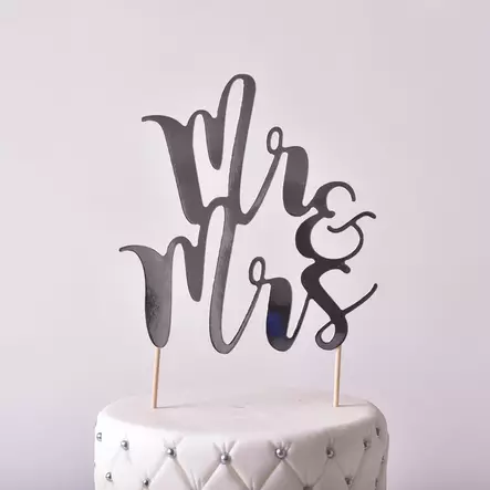 MR & MRS- KAKUN KORISTE - Valmiit kakkukoristeet - 0019 - 2